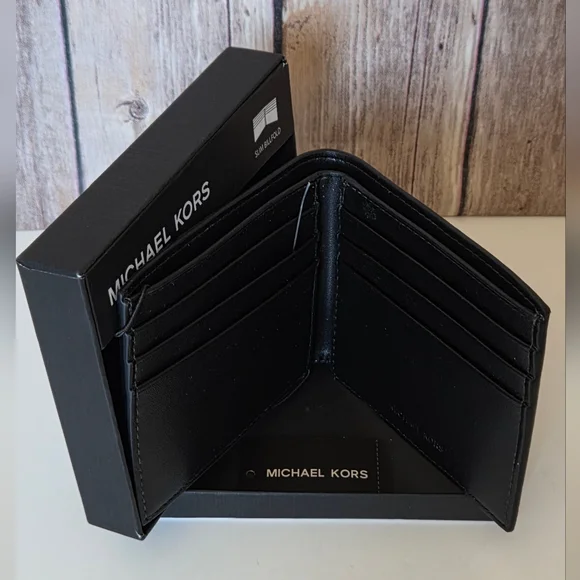 Michael Kors Slim Bifold Wallet NWT Box Included - Picture 14 of 15